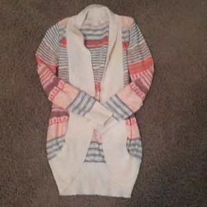 Lightweight cardigan with grey and coral pattern